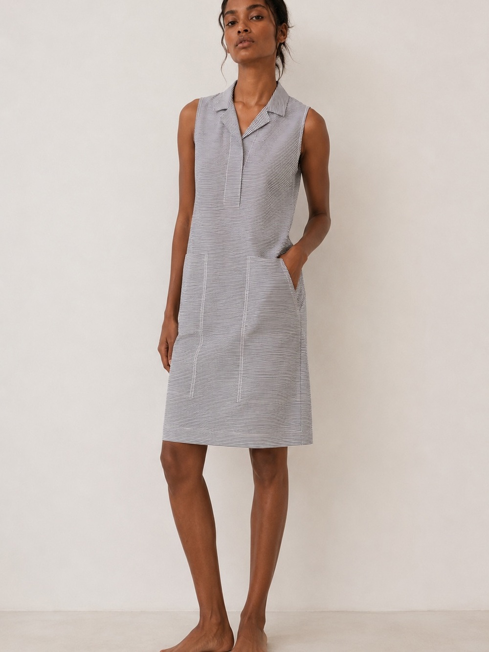 Lafayette 148 New York Sleeveless Light Gray Shift Dress with Notched Placket